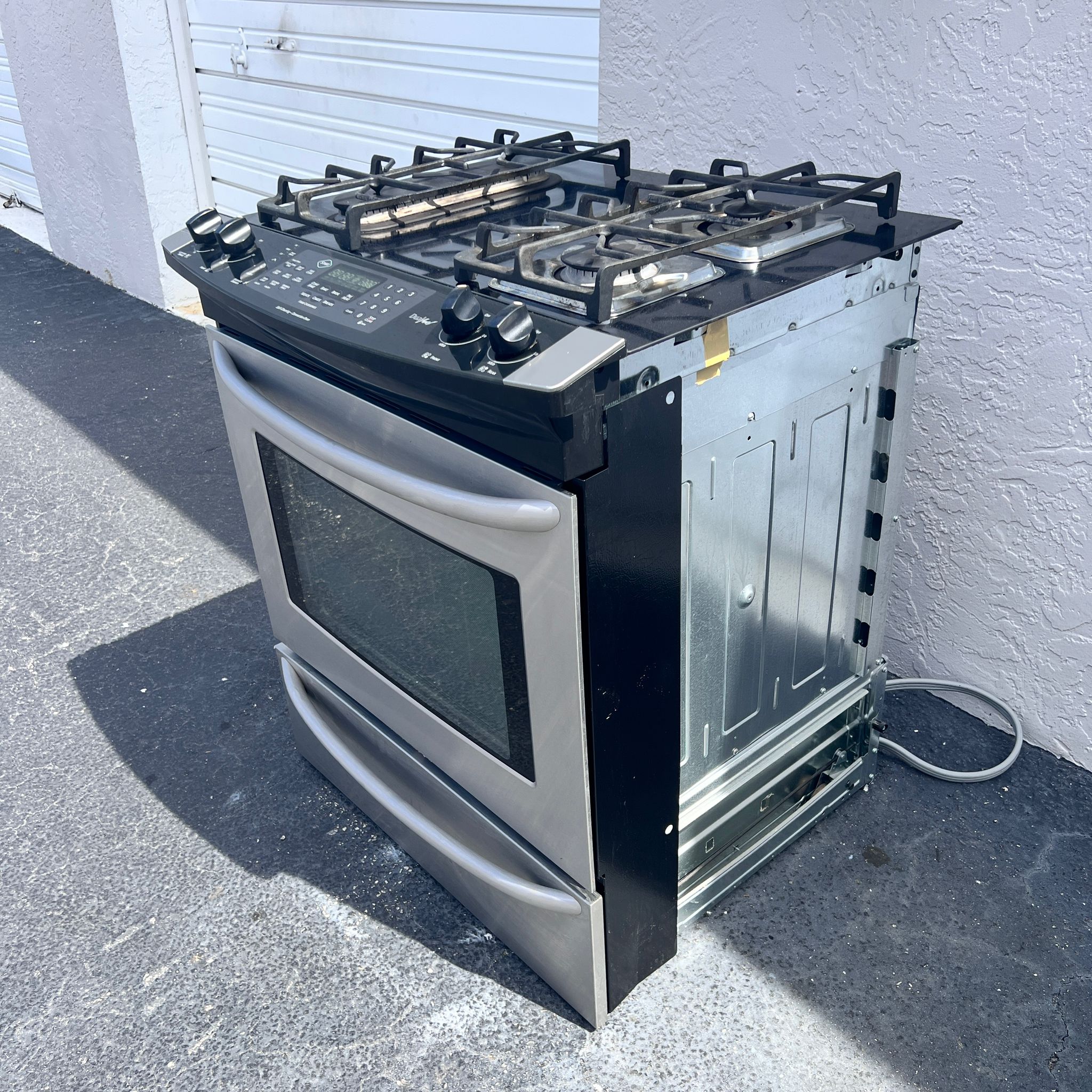 Kenmore Gas Stove: Gas Cooktop. Electric Oven - Stainless Steel Kenmore Gas Stove: Gas Cooktop. Electric Oven - Stainless Steel